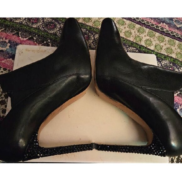 Beautiful Nine West Bootie Heels - Picture 12 of 16
